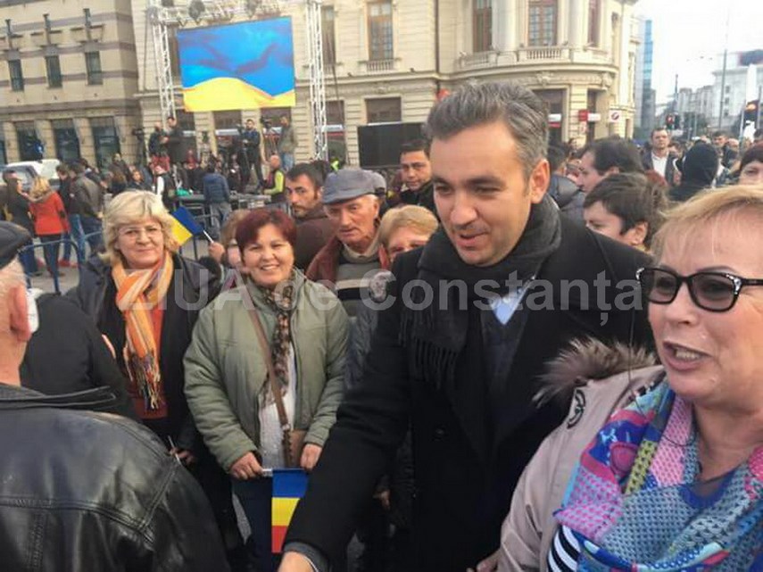 liberalii si au lansat candidatii la parlamentare in cadrul mitingului de sustinere a lui dacian ciolos