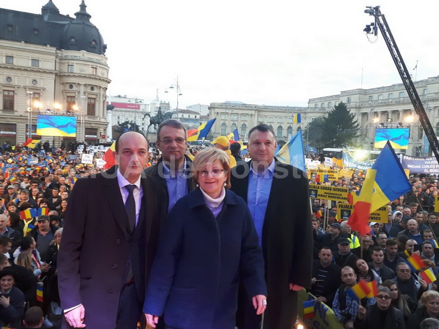 liberalii si au lansat candidatii la parlamentare in cadrul mitingului de sustinere a lui dacian ciolos