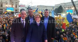 Liberalii şi-au lansat candidaţii la parlamentare în cadrul mitingului de susţinere a lui Dacian Cioloş ca premier după alegeri (galerie foto)