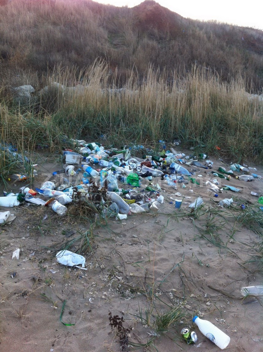 update o plaja din eforie sud sufocata de gunoaie abadl promite controale 613824