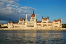 Ungaria Parlamentul respinge amendamentul constituțional dorit de Orban pentru interzicerea redistribuirii refugiaților