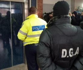 Şef al Biroului Rutier şi alţi şase poliţişti, arestaţi preventiv pentru luare de mită şi fals intelectual