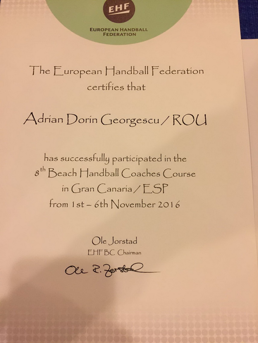 adrian georgescu din constanta a participat la cursul de antrenori de handbal pe plaja de la gran canaria