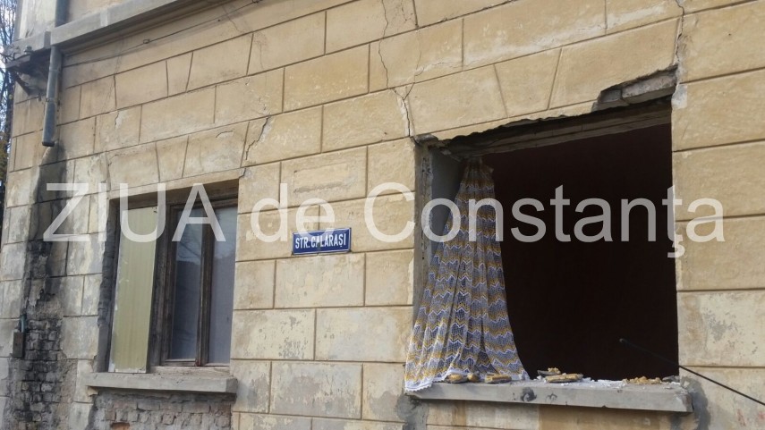 pericol pentru pietoni un balcon de pe strada lahovari a cazut 614269
