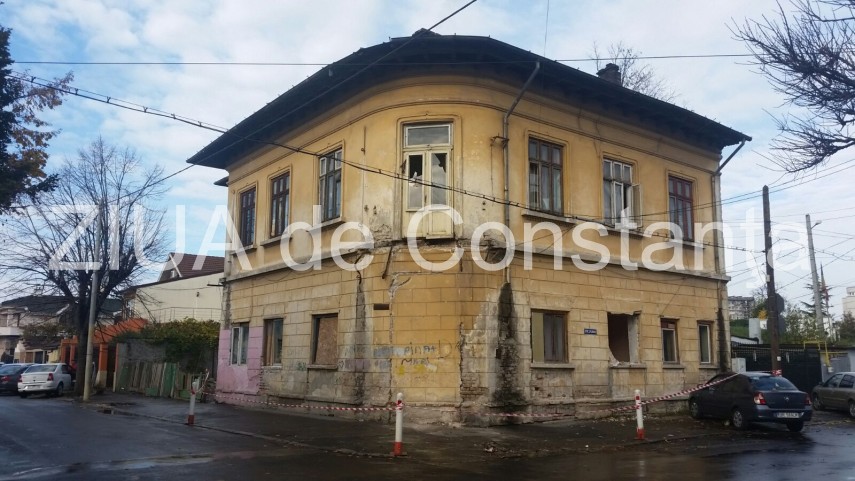 pericol pentru pietoni un balcon de pe strada lahovari a cazut 614269