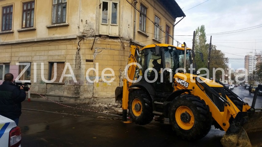 pericol pentru pietoni un balcon de pe strada lahovari a cazut 614269
