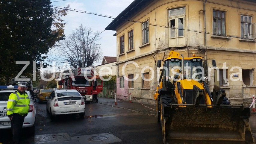 pericol pentru pietoni un balcon de pe strada lahovari a cazut 614269