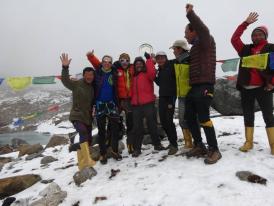 Doi alpinişti români au escaladat un vârf neatins din Himalaya (galerie foto)