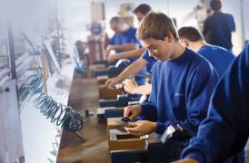 În şcolile profesionale bate vântul. Puțini tineri mai vor să înveţe o meserie