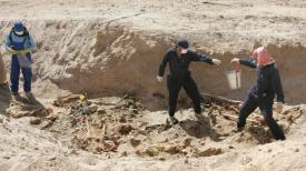 A fost găsită o nouă groapă comună cu 40 de cadavre