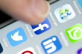 Facebook ar putea introduce avertismente privind conținutul fals