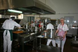 Meniu special, de Sfântul Andrei, pentru pacienţii constănţeni, pregătit de Arimex Comexim 2000 SRL