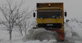 1.400 de tone de material antiderapant și 1.000 litri de clorură de calciu s-au folosit pe drumurile naționale și autostrăzile din România