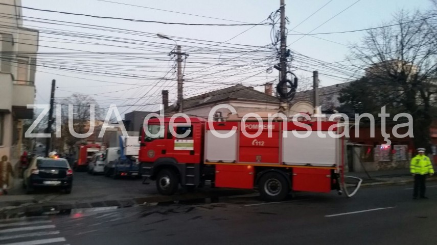 pericol de explozie langa politia constanta pompierii intervin in forta galerie foto video 616934