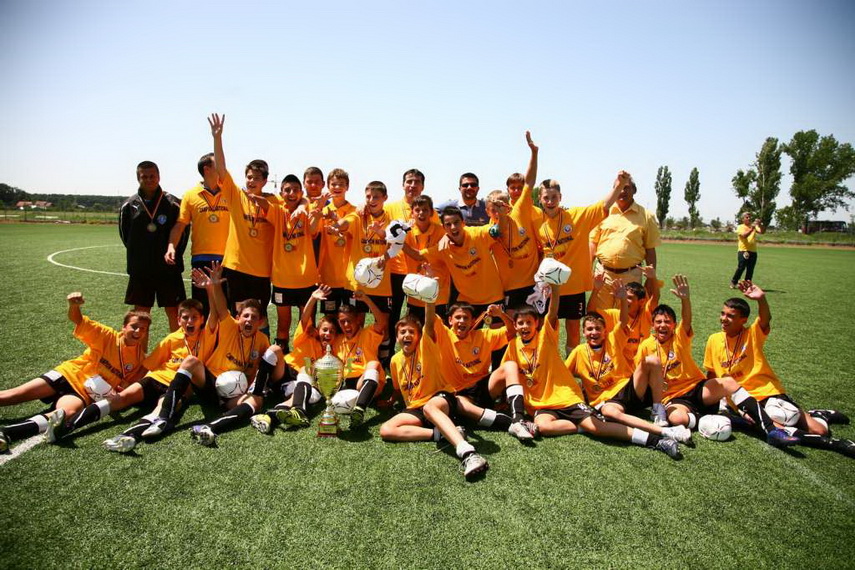 tatal sau a fost junior al fc farul fotbalistul gabriel iordan din constanta a dat goluri in germania