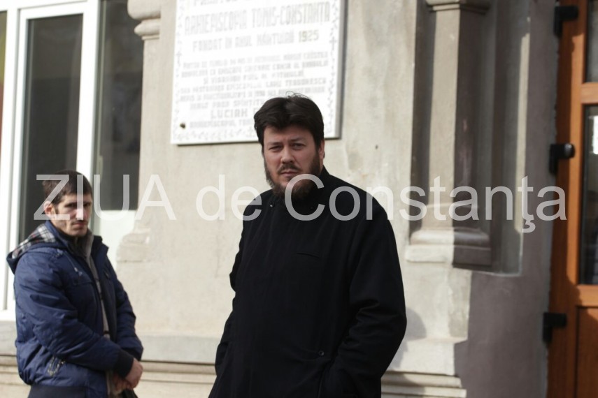 exclusiv fanfara fortelor navale ii canta lui ips teodosie cu prilejul aniversarii sale galerie foto