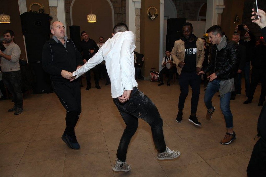la petrecerea de final de an fc viitorul si a lansat imnul lupta si ntr o buna zi campioana tu vei fi