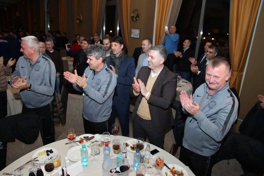 la petrecerea de final de an fc viitorul si a lansat imnul lupta si ntr o buna zi campioana tu vei fi