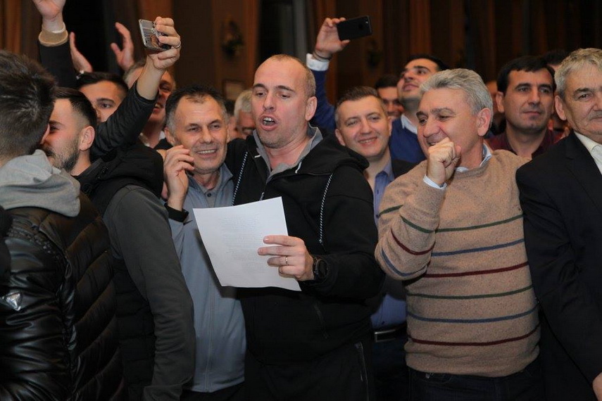 la petrecerea de final de an fc viitorul si a lansat imnul lupta si ntr o buna zi campioana tu vei fi
