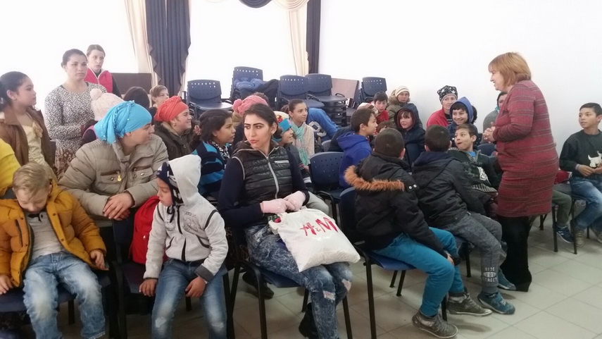 un strop de bucurie si fericire daruri de la rompetrol rafinare pentru 60 de copii din familii defavorizate