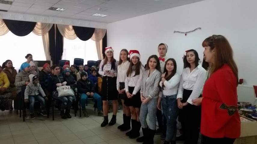 un strop de bucurie si fericire daruri de la rompetrol rafinare pentru 60 de copii din familii defavorizate