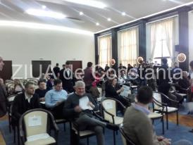 Consilierii locali au votat acordarea de burse pentru elevii din Constanţa