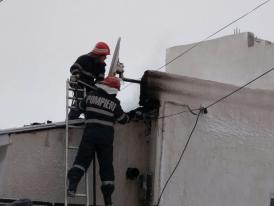 Incendiu la un imobil pe strada Chiliei din Constanta (video)