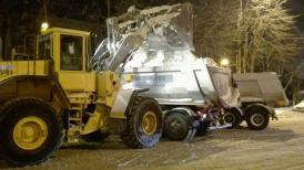 A început să fie ridicată zăpada din principalele intersecții din Constanța (galerie foto)