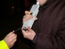 Urmărit și prins de Poliție. Găsit cu o îmbibație alcoolică de 1,16 alcool pur în aerul expirat