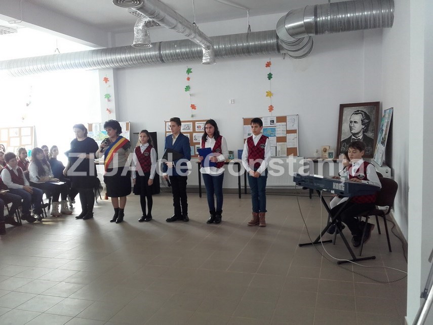 au sarbatorit 167 de ani de la nasterea lui eminescu in campusul scolar din cumpana a fost dezvelit bustul