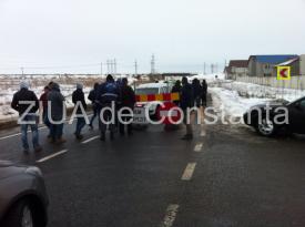 O autocisternă cu o persoană a rămas înzăpezită la Furnica. În continuare sunt închise 12 tronsoane de DN