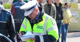 La Crucea, şofer prins cu numere de înmatriculare expirate