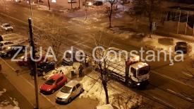 Se strânge zăpada din zona ICIL, în direcţia Casei de Cultură (galerie foto+video)