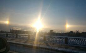 Eveniment natural extrem de rar, observat în Sankt Petersburg. Pe cer au răsărit trei sori