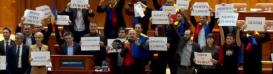 Deputații au protestat în plenul Camerei Deputaților cerând demisia Guvernului Grindeanu