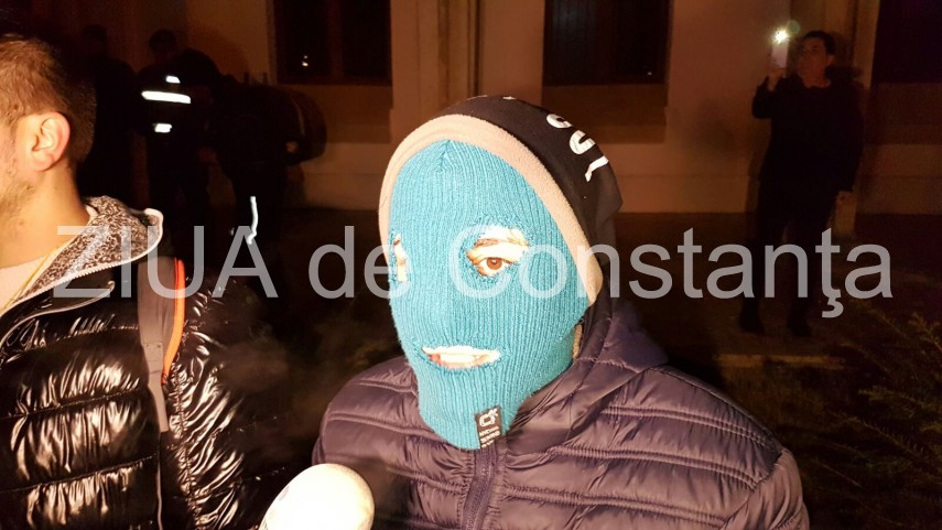 constantenii se strang din nou la prefectura 622455