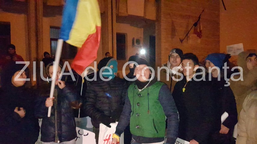 constantenii se strang din nou la prefectura 622455