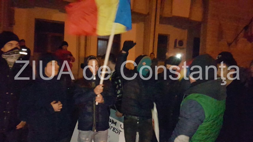 constantenii se strang din nou la prefectura 622455