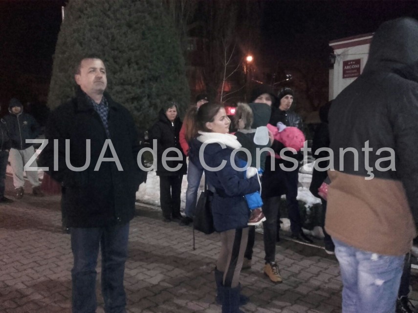 constantenii se strang din nou la prefectura 622455