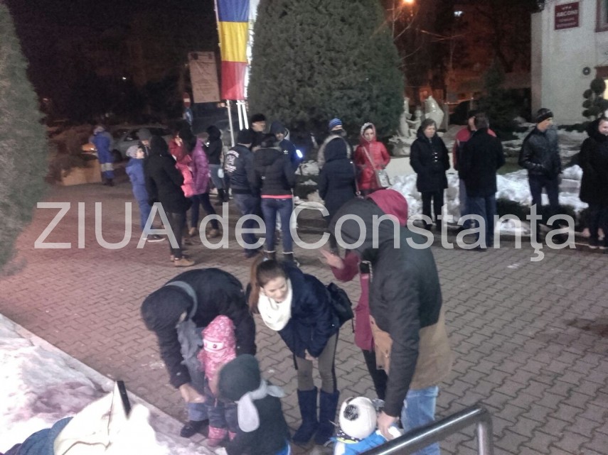 constantenii se strang din nou la prefectura 622455