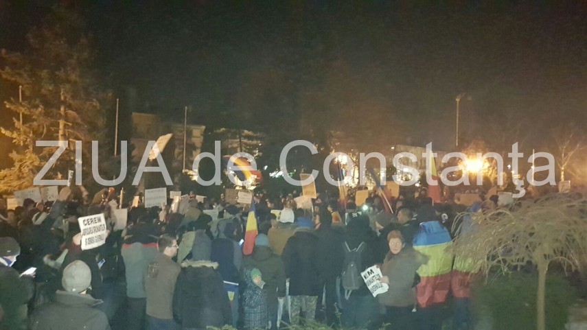 constantenii se strang din nou la prefectura 622455