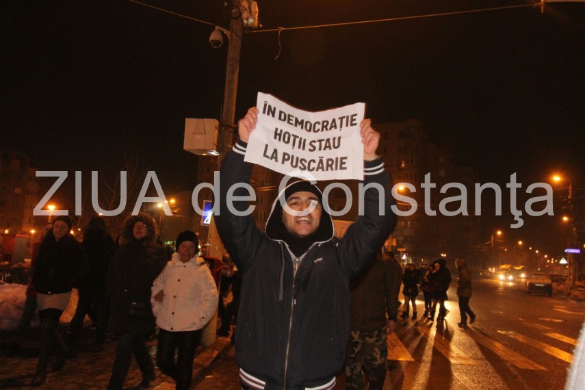 constantenii se strang din nou la prefectura 622455