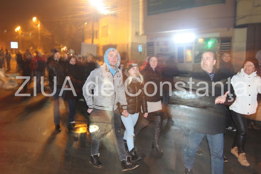 constantenii se strang din nou la prefectura 622455