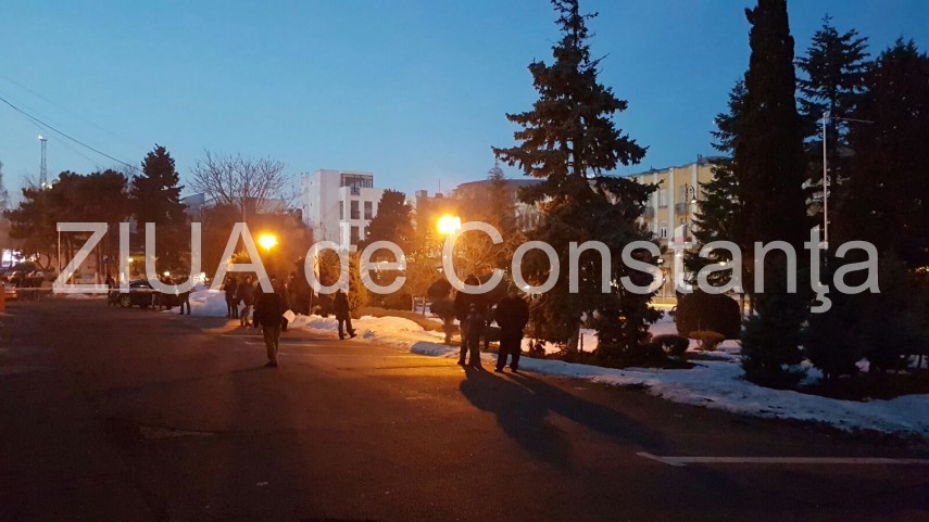 constantenii se strang din nou la prefectura 622455