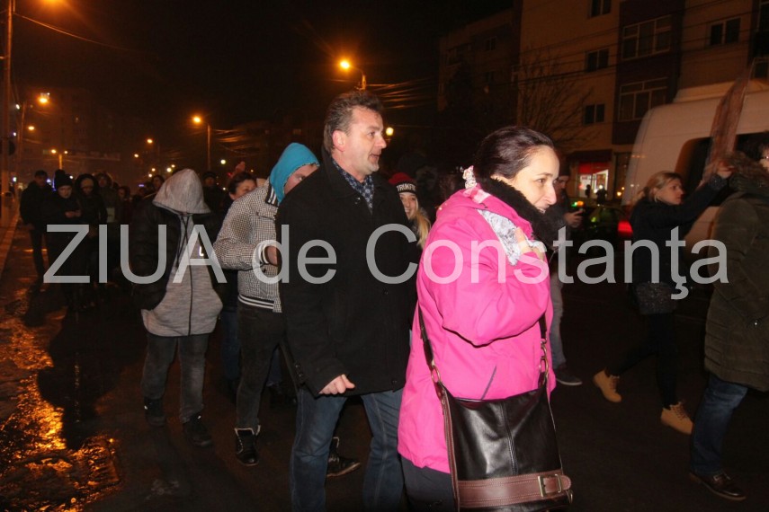 constantenii se strang din nou la prefectura 622455