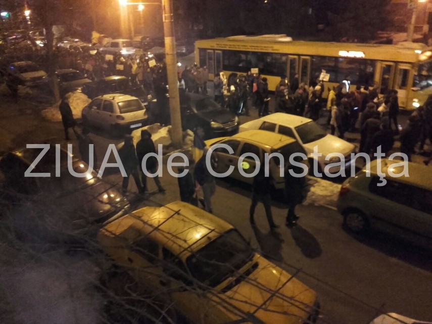 constantenii se strang din nou la prefectura 622455