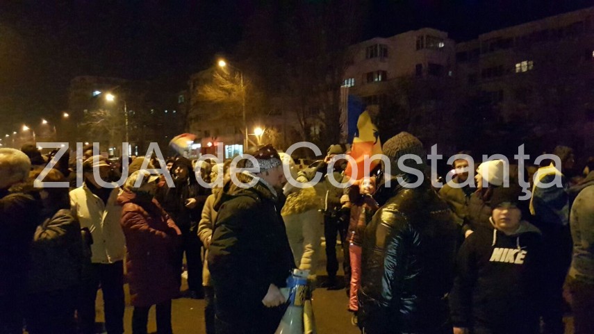 constantenii se strang din nou la prefectura 622455