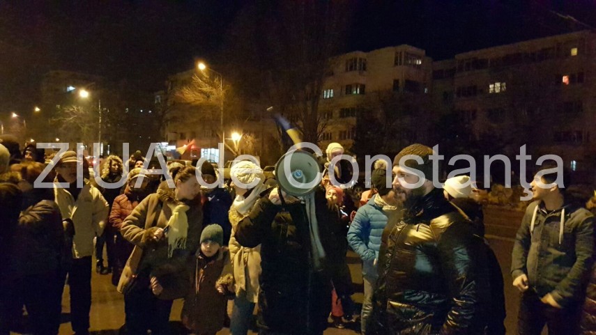 constantenii se strang din nou la prefectura 622455