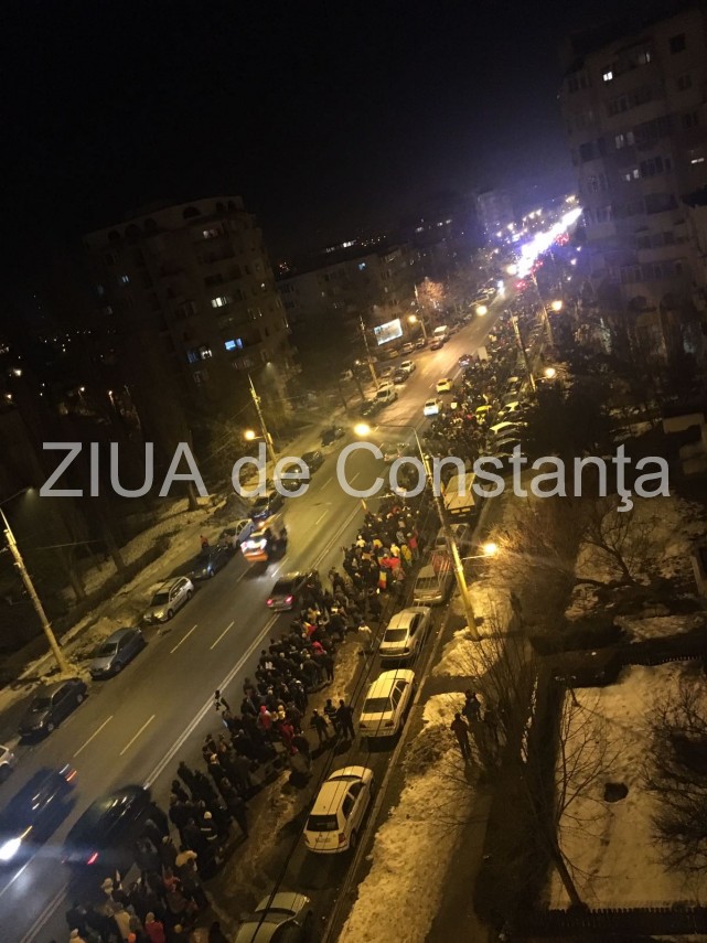 constantenii se strang din nou la prefectura 622455