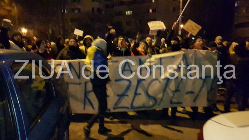 constantenii se strang din nou la prefectura 622455
